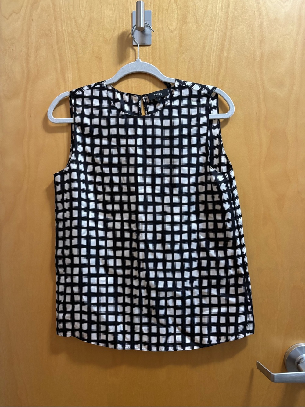 Theory 100% Black & White Sleeveless Shell